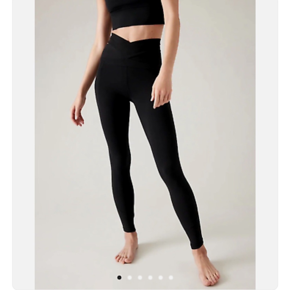 Athleta Salutation Stash Wrap Tight